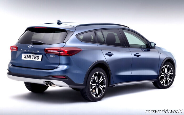 Forget manspreading; carspreading is the new urban nuisance. | Carscoops